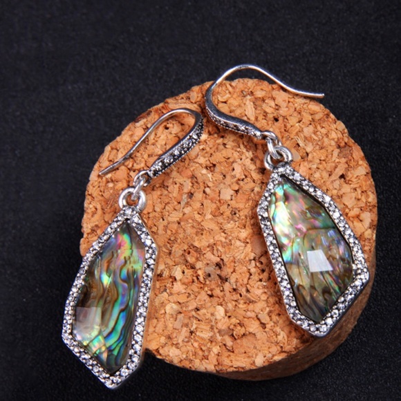 Stunning Earrings - Picture 2 of 8